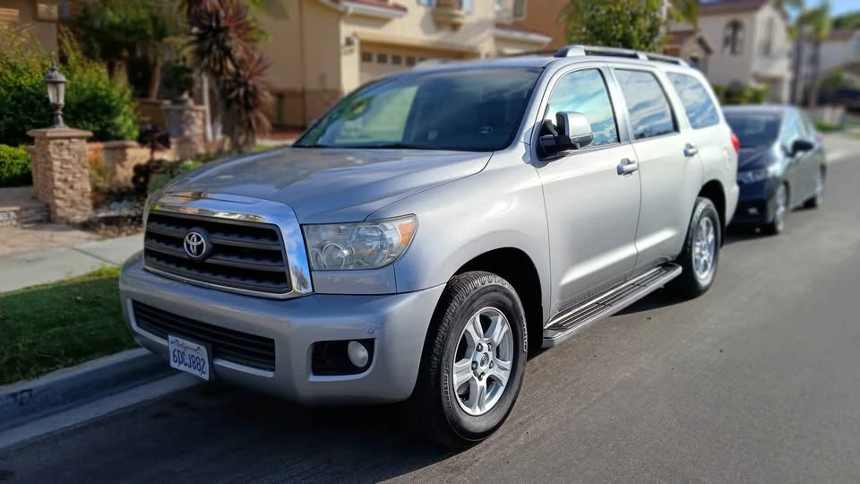 2008 Toyota Sequoia 2nd Gen - Image 2 of 12