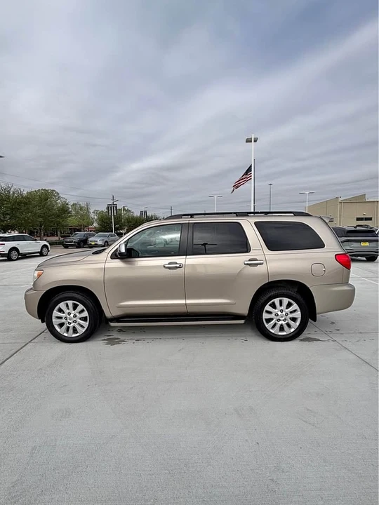 2008 Toyota Sequoia 2nd Gen - Image 2 of 11