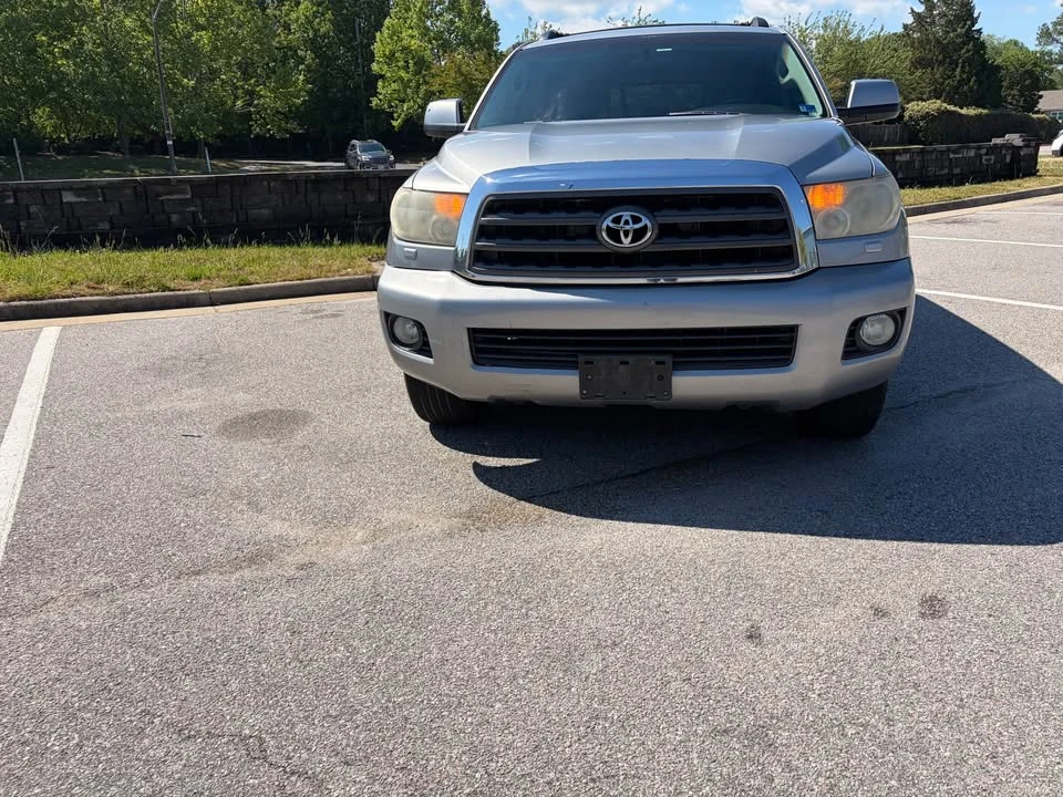 2008 Toyota Sequoia 2nd Gen - Image 2 of 8