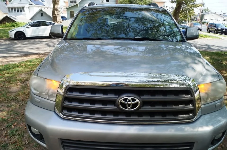2008 Toyota Sequoia 2nd Gen - Image 2 of 20