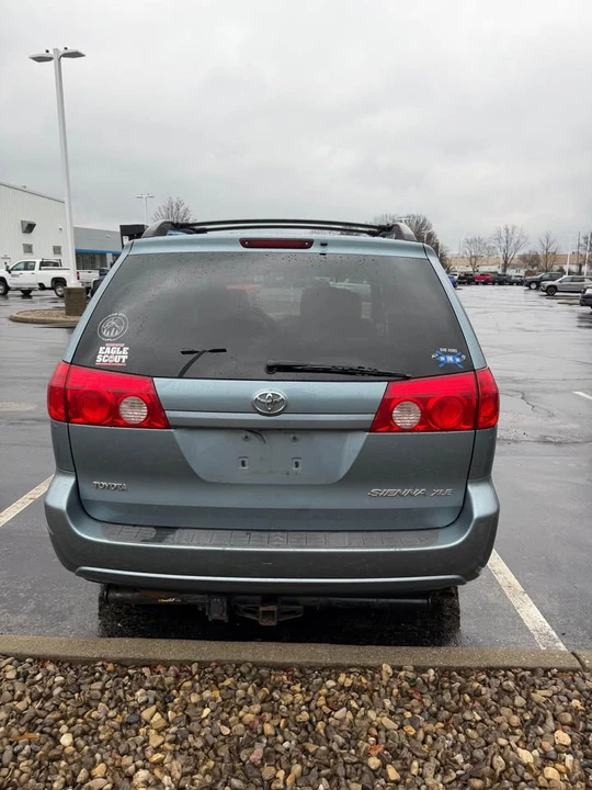 2008 Toyota Sienna 2nd Gen - Image 3 of 8