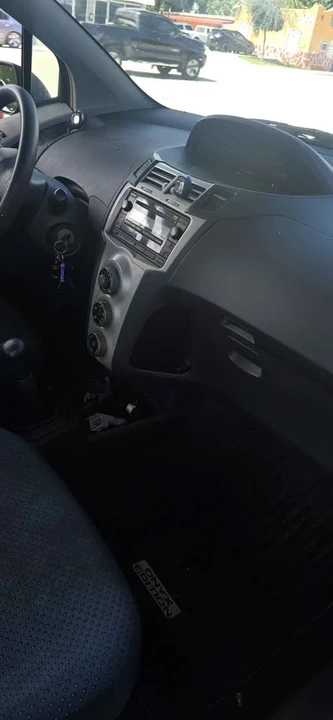 2008 Toyota Yaris - Image 2 of 8