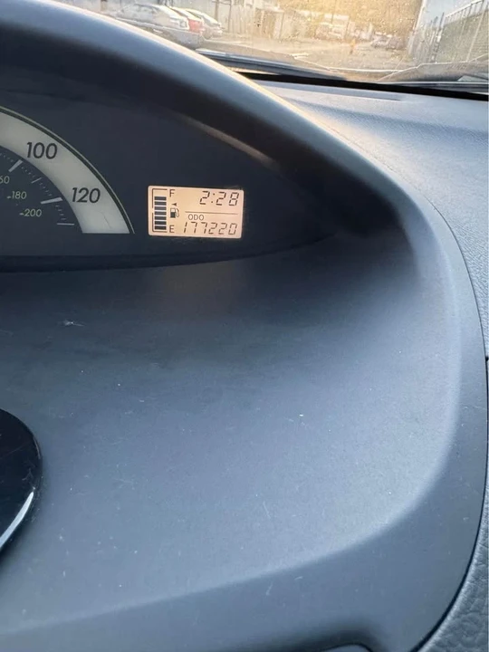 2008 Toyota Yaris - Image 11 of 15