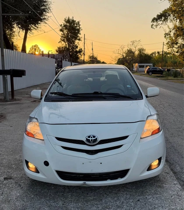 2008 Toyota Yaris - Image 2 of 9