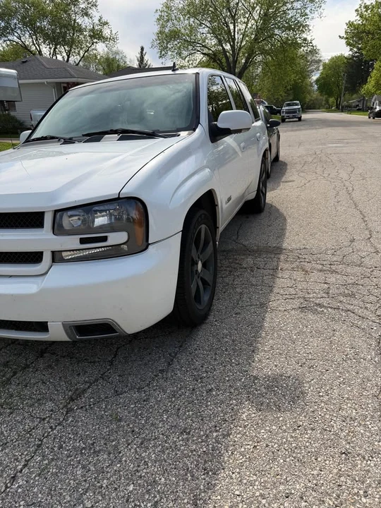 2008 Chevrolet Trailblazer - Image 2 of 4