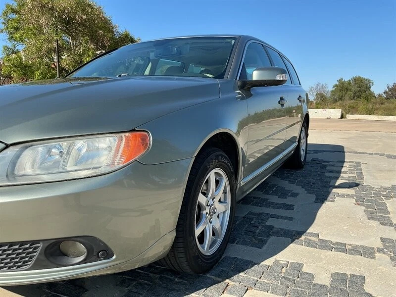 2008 Volvo V70 3rd Gen - Image 8 of 24