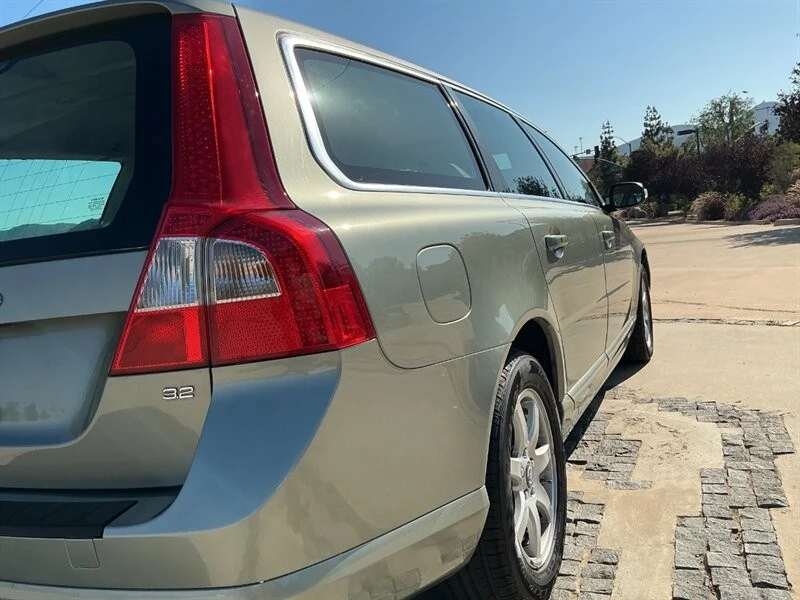 2008 Volvo V70 3rd Gen - Image 12 of 24