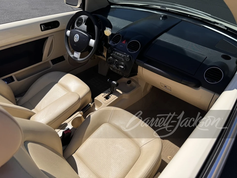 2008 Volkswagen New Beetle - Image 9 of 11