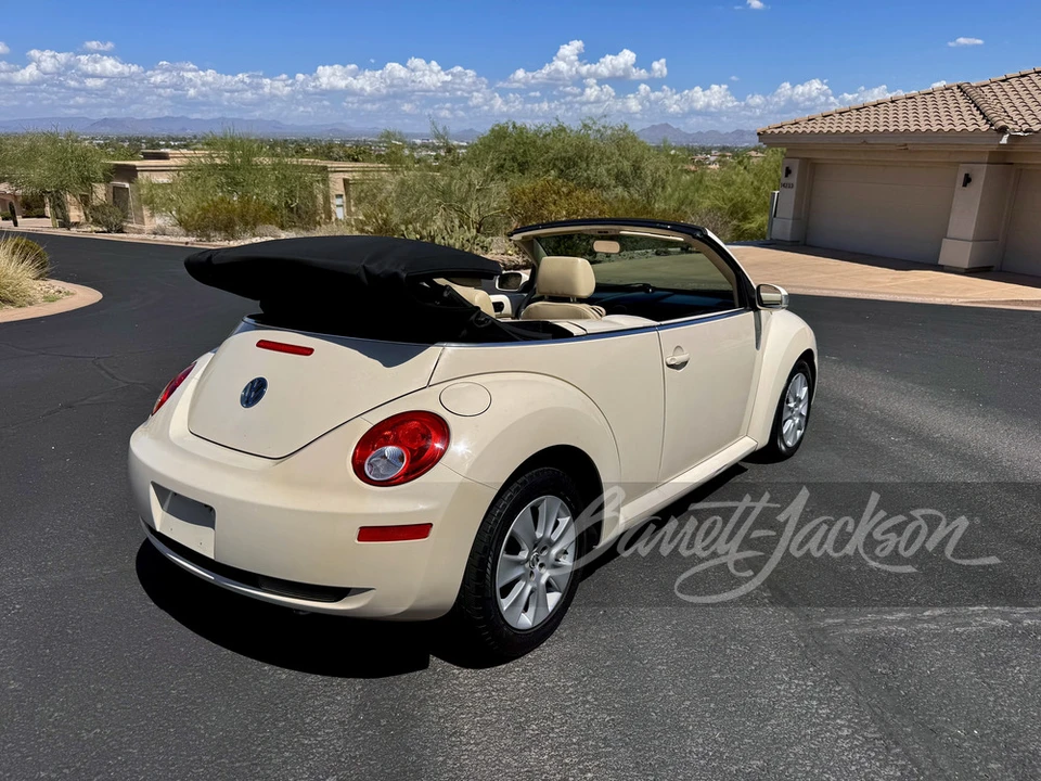 2008 Volkswagen New Beetle - Image 10 of 11