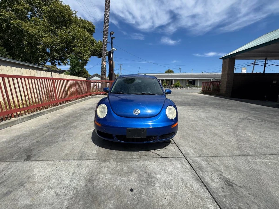 2008 Volkswagen New Beetle - Image 5 of 7