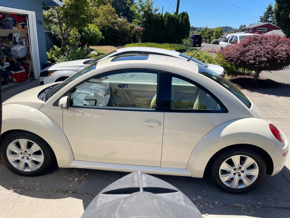 2008 Volkswagen New Beetle - Image 4 of 23