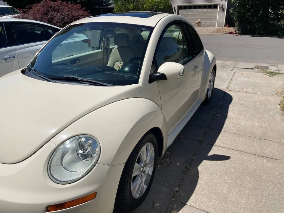 2008 Volkswagen New Beetle - Image 7 of 23