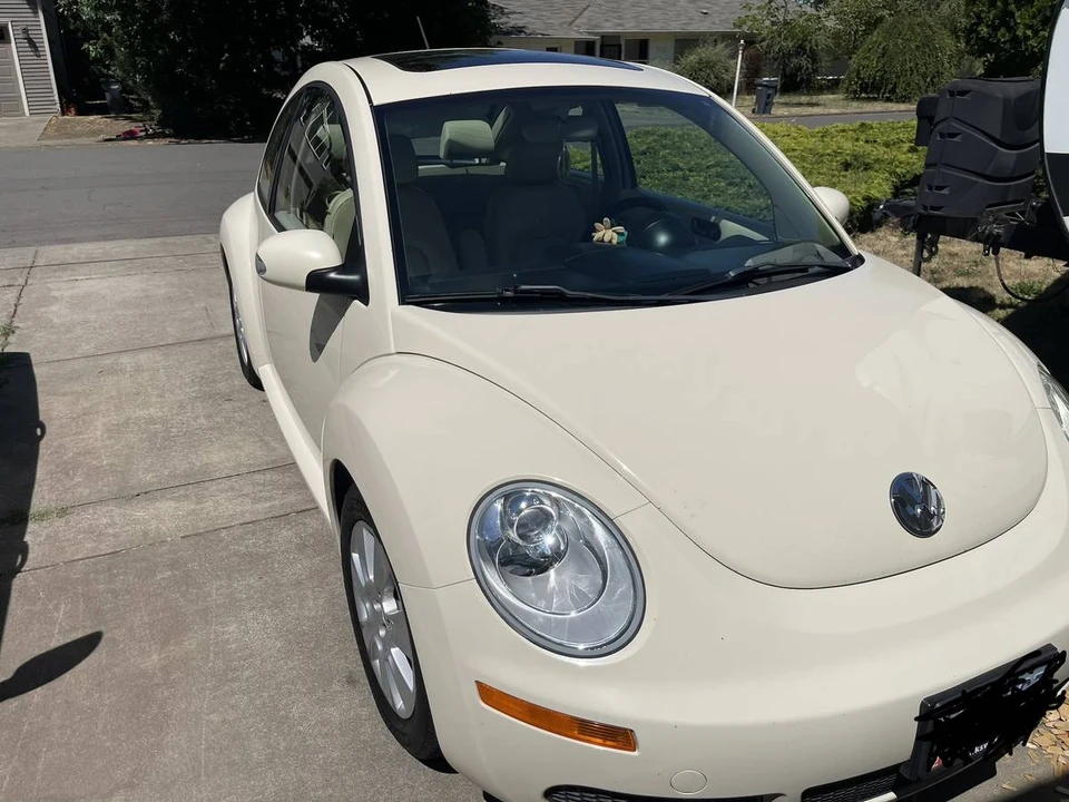 2008 Volkswagen New Beetle - Image 6 of 23