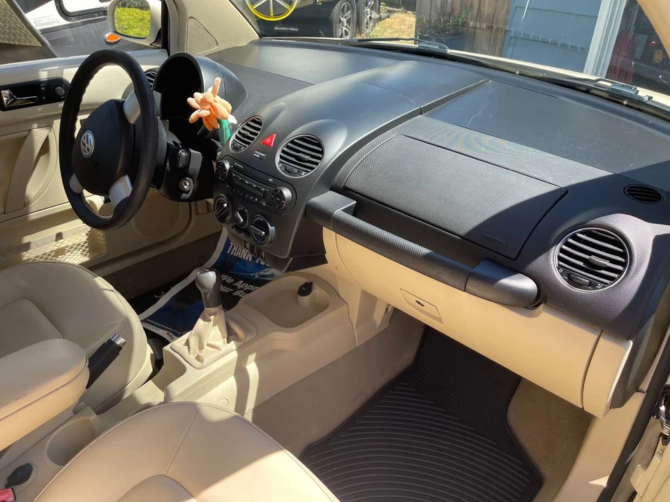 2008 Volkswagen New Beetle - Image 13 of 23