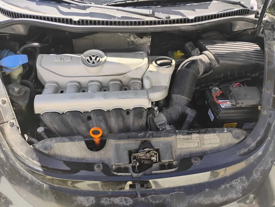2008 Volkswagen New Beetle - Image 7 of 8