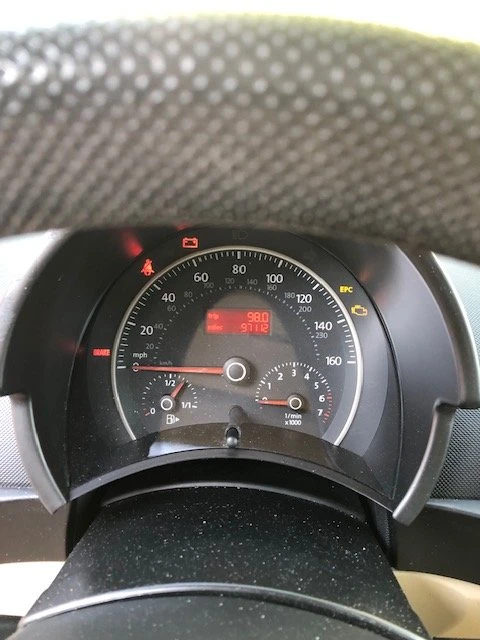 2008 Volkswagen New Beetle - Image 10 of 11