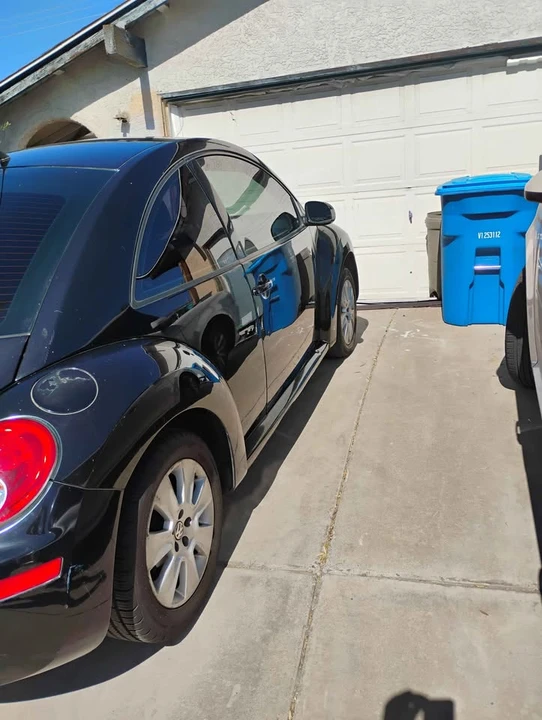 2008 Volkswagen New Beetle - Image 2 of 9