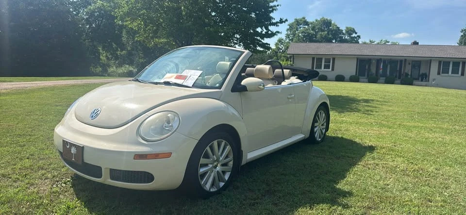 2008 Volkswagen New Beetle - Image 2 of 2