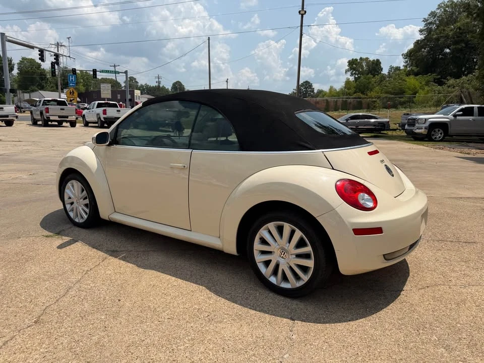 2008 Volkswagen New Beetle - Image 2 of 7