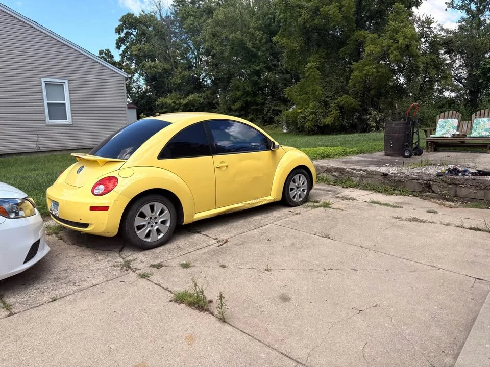 2008 Volkswagen New Beetle - Image 2 of 8