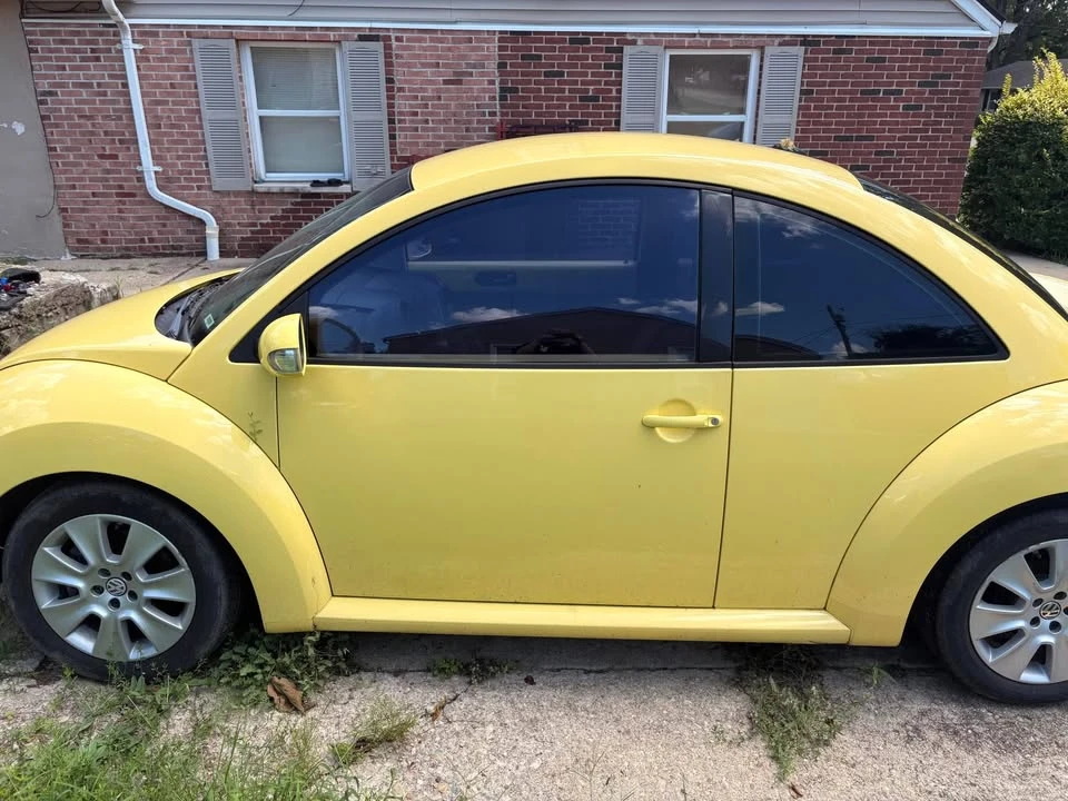 2008 Volkswagen New Beetle - Image 3 of 8