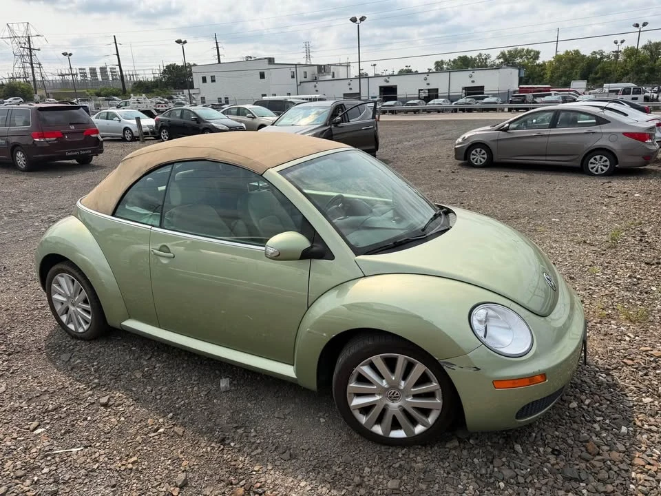 2008 Volkswagen New Beetle - Image 2 of 13
