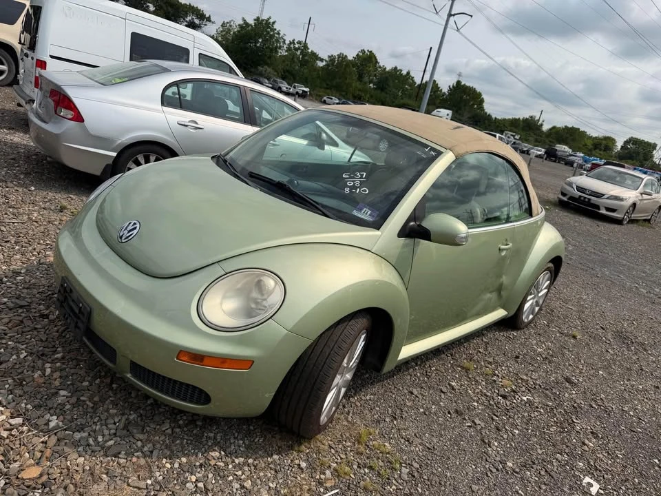 2008 Volkswagen New Beetle - Image 11 of 13