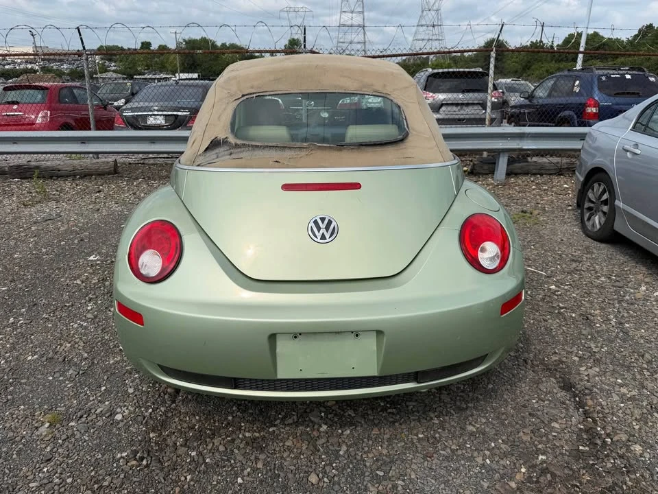 2008 Volkswagen New Beetle - Image 5 of 11