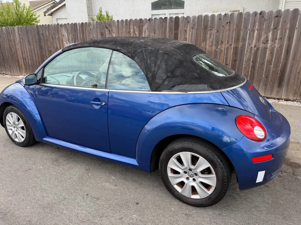 2008 Volkswagen New Beetle - Image 2 of 10