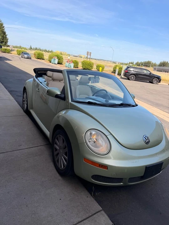 2008 Volkswagen New Beetle - Image 2 of 7