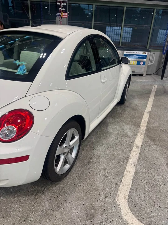 2008 Volkswagen New Beetle - Image 8 of 10