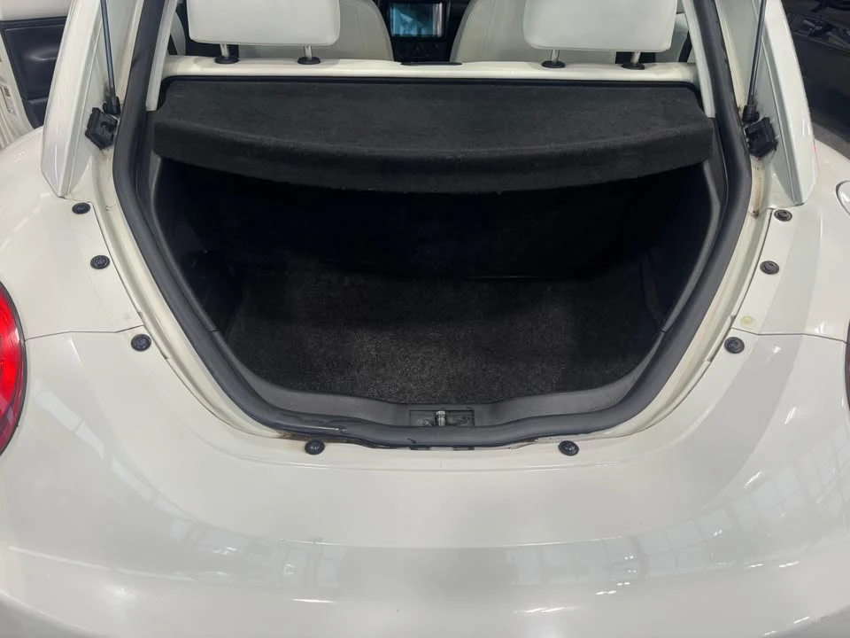 2008 Volkswagen New Beetle - Image 7 of 10