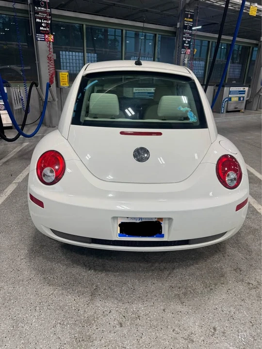 2008 Volkswagen New Beetle - Image 2 of 10