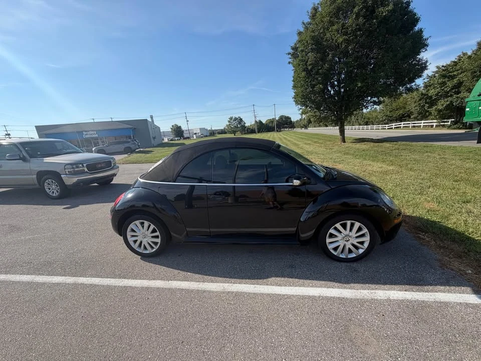 2008 Volkswagen New Beetle - Image 5 of 11