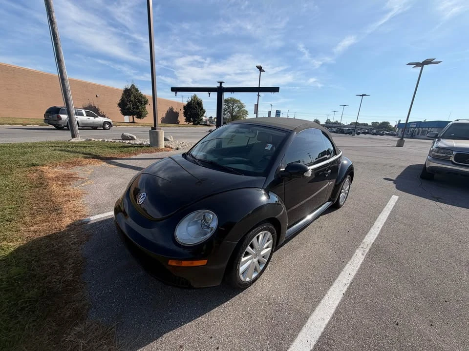 2008 Volkswagen New Beetle - Image 2 of 11