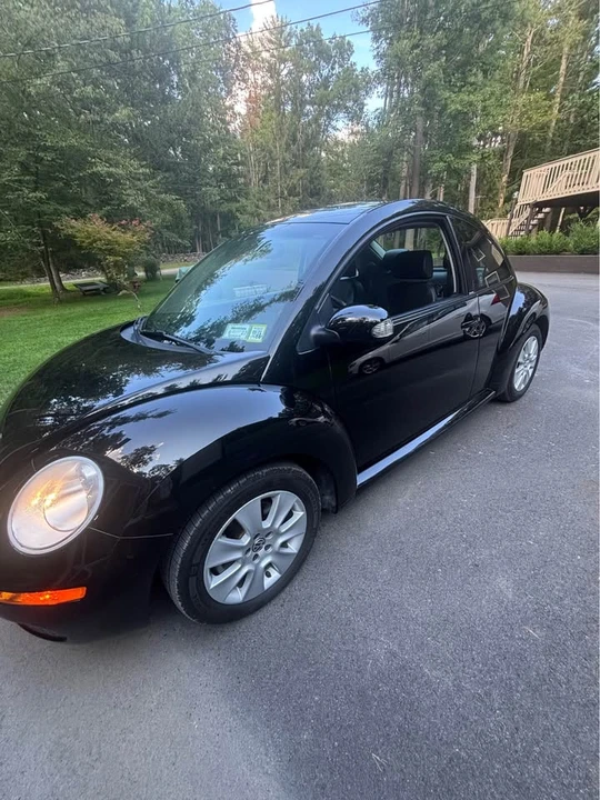 2008 Volkswagen New Beetle - Image 2 of 8