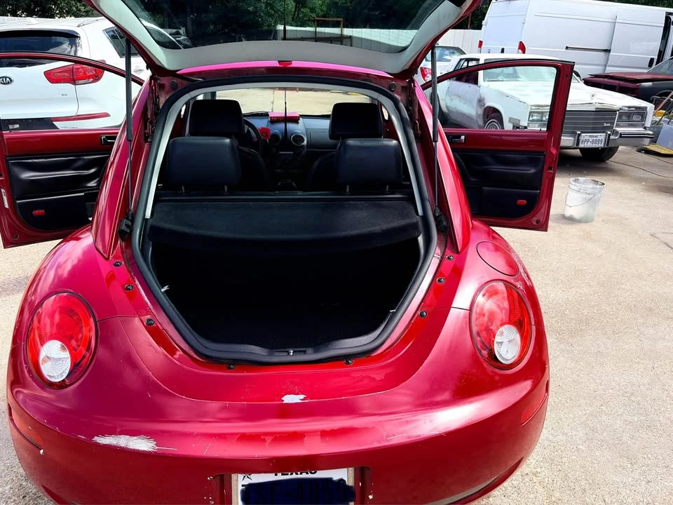 2008 Volkswagen New Beetle - Image 2 of 10