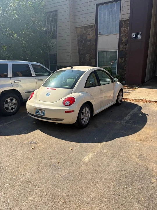 2008 Volkswagen New Beetle - Image 5 of 7