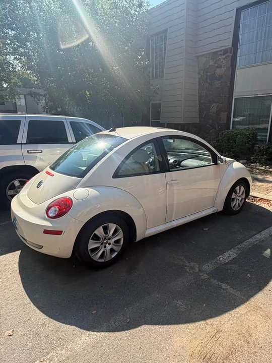 2008 Volkswagen New Beetle - Image 4 of 7
