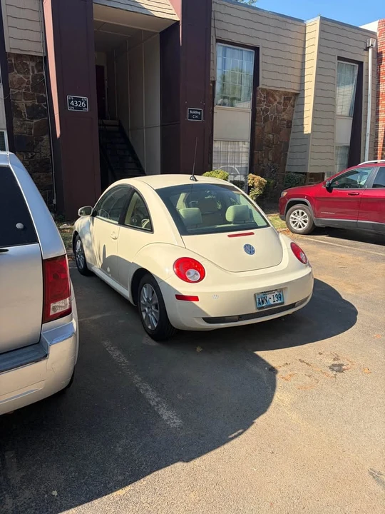 2008 Volkswagen New Beetle - Image 6 of 7