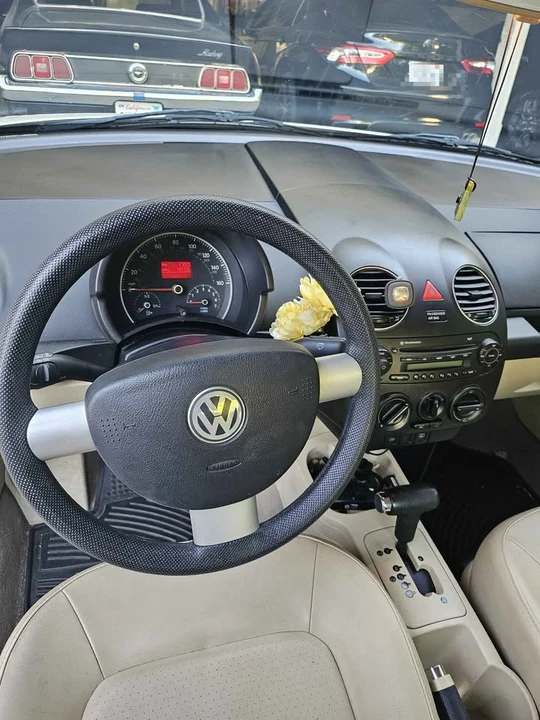2008 Volkswagen New Beetle - Image 11 of 19
