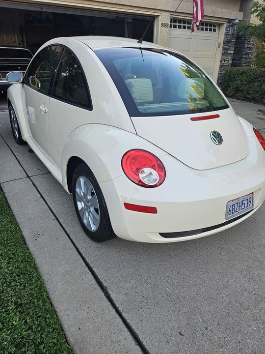 2008 Volkswagen New Beetle - Image 16 of 19