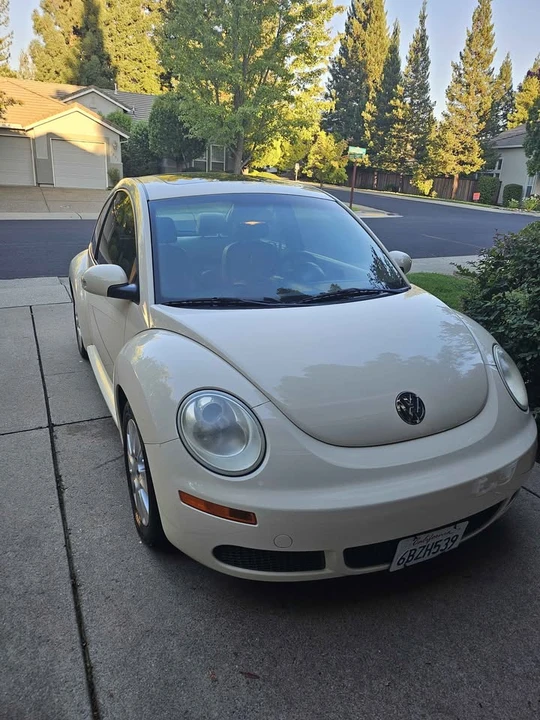 2008 Volkswagen New Beetle - Image 18 of 19