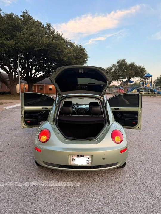 2008 Volkswagen New Beetle - Image 11 of 20