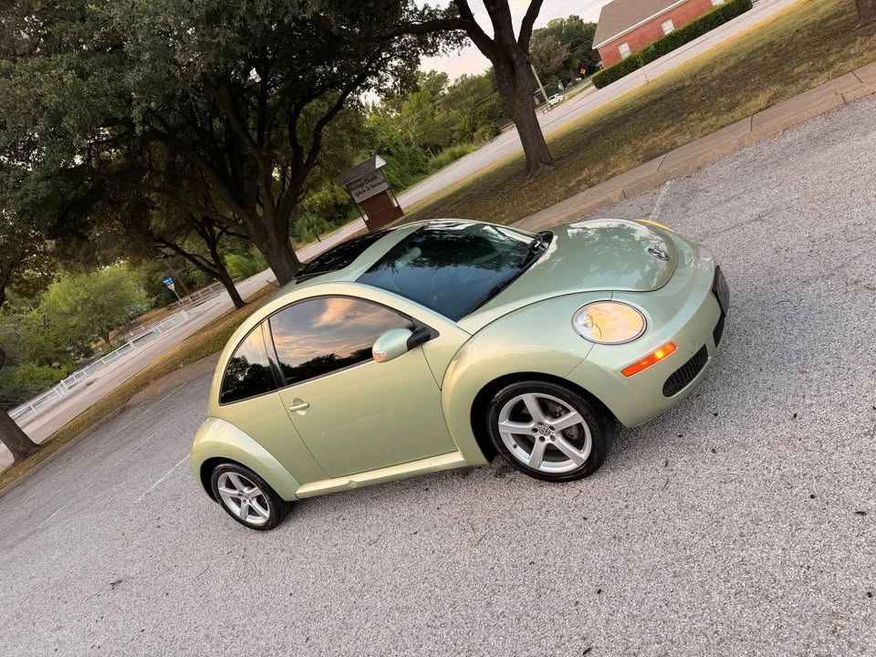 2008 Volkswagen New Beetle - Image 9 of 20