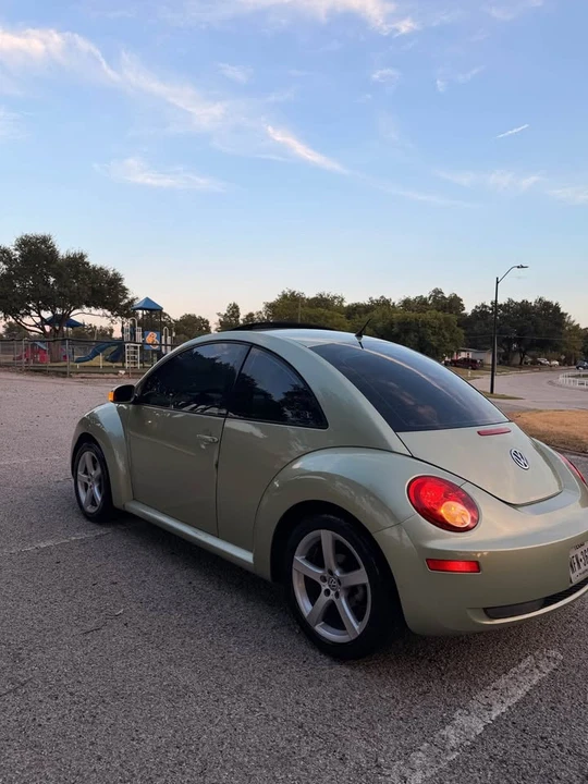 2008 Volkswagen New Beetle - Image 5 of 20