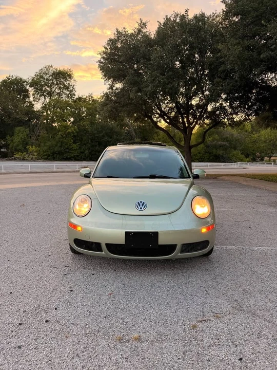 2008 Volkswagen New Beetle - Image 2 of 20