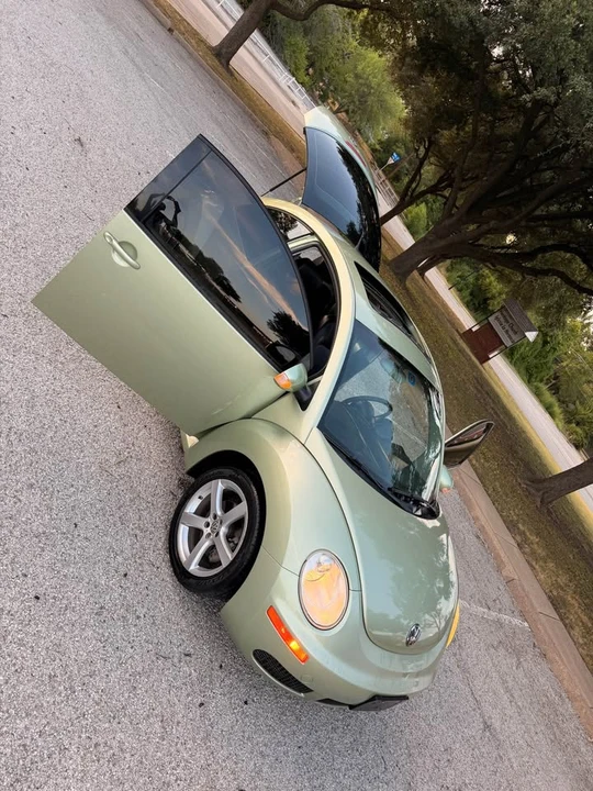 2008 Volkswagen New Beetle - Image 10 of 20