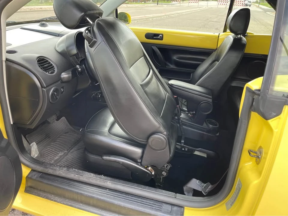 2008 Volkswagen New Beetle - Image 11 of 20