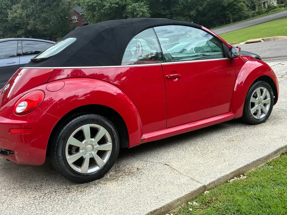 2008 Volkswagen New Beetle - Image 11 of 19